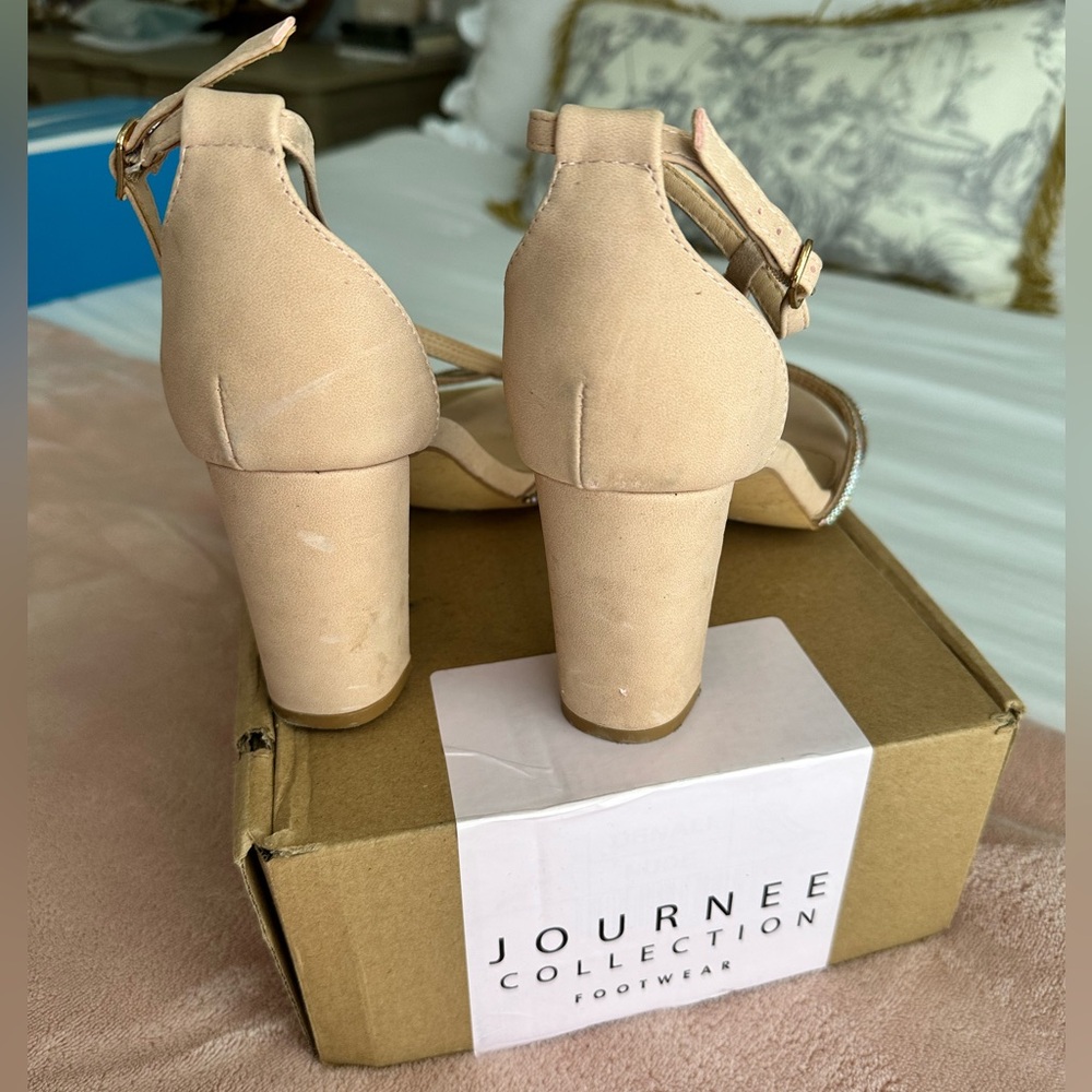 Journee Collection Footwear Nude Heels - Picture 3 of 4